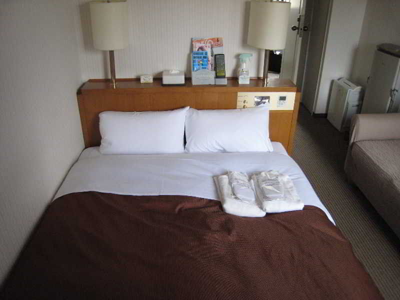 Toyoko Inn Tokyo Asakusa Senzoku Tsukuba Express Экстерьер фото