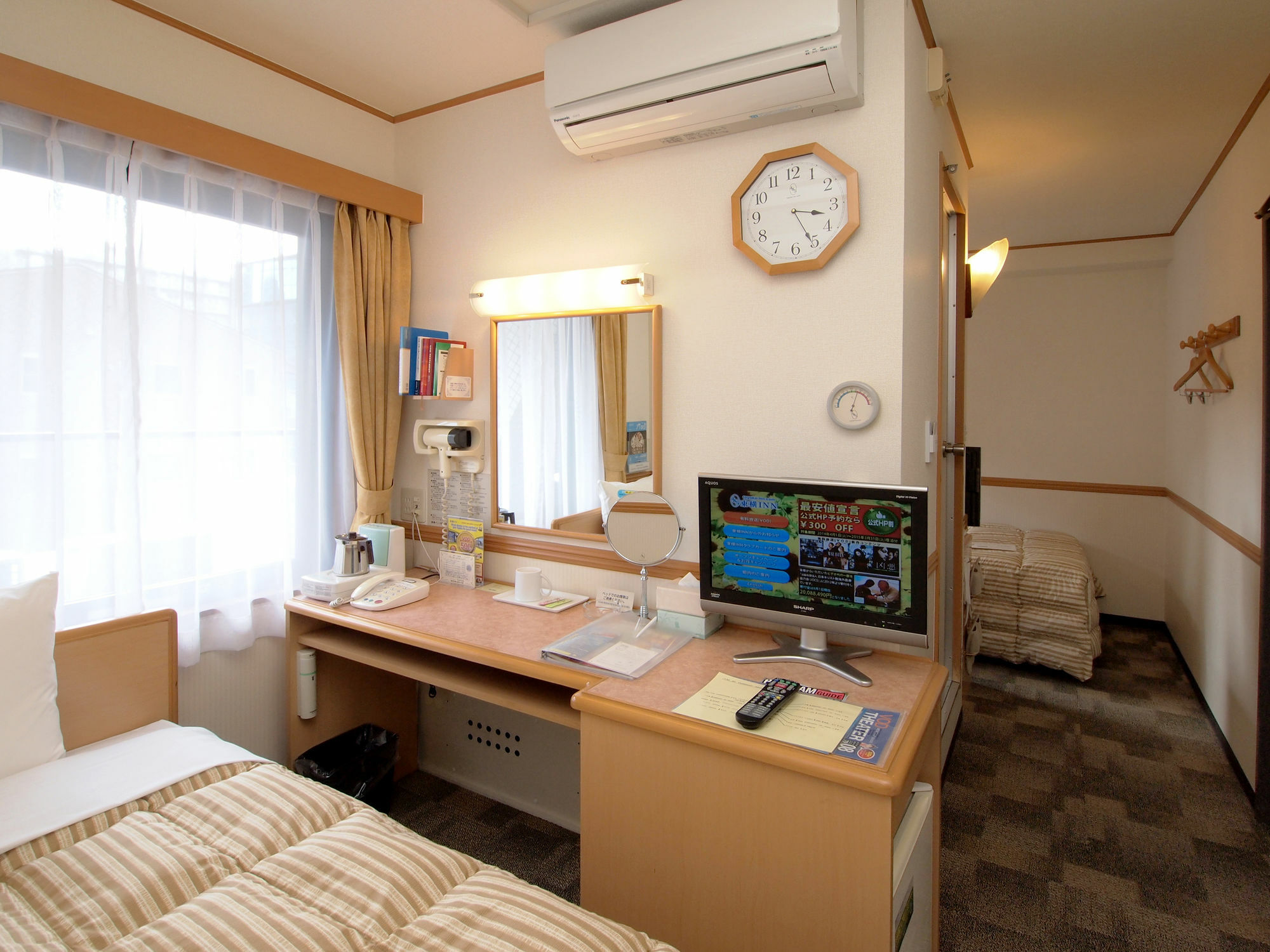 Toyoko Inn Tokyo Asakusa Senzoku Tsukuba Express Экстерьер фото