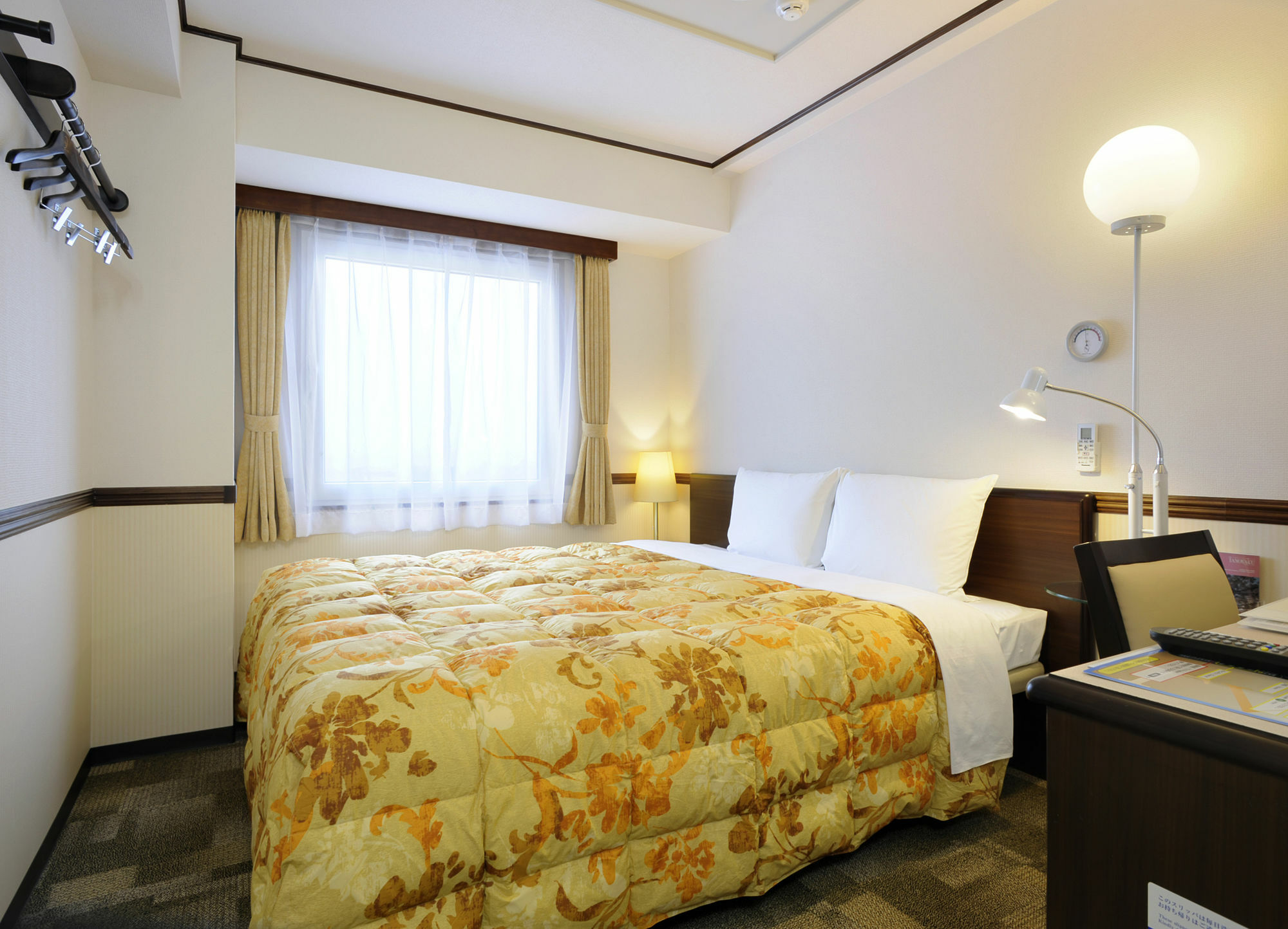 Toyoko Inn Tokyo Asakusa Senzoku Tsukuba Express Экстерьер фото